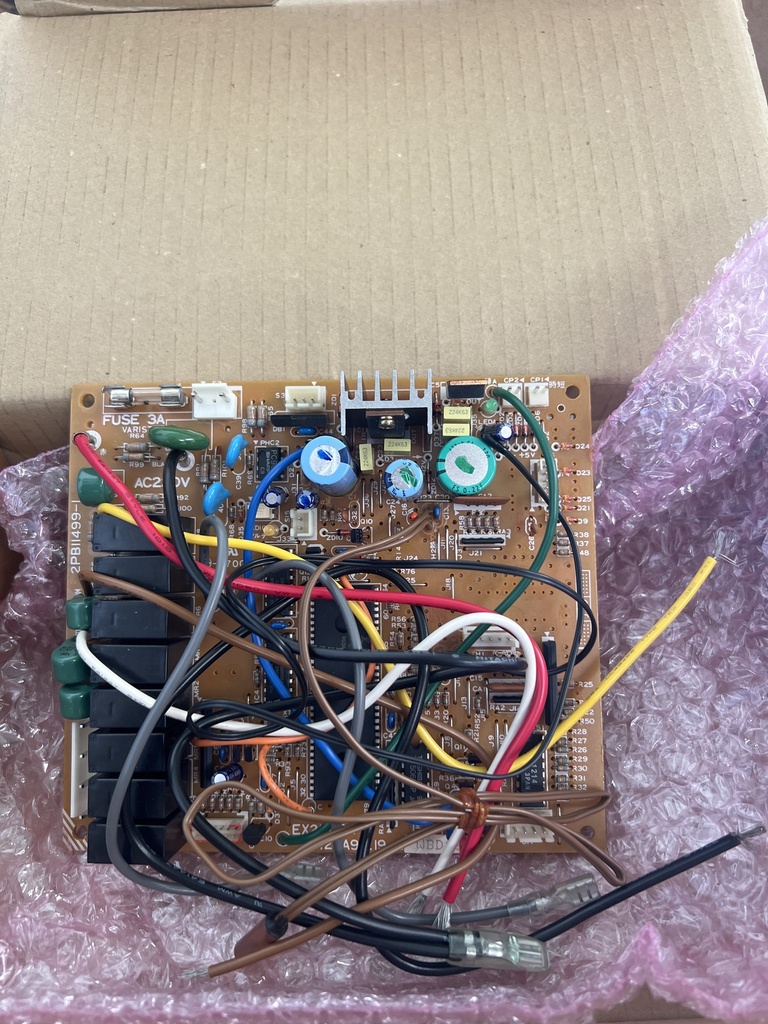 [303] DAIKIN 0170846 - P.C.B